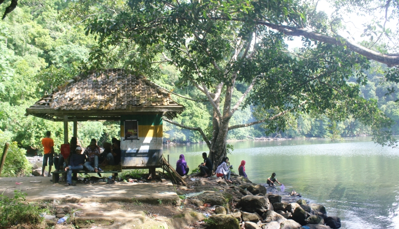 Sejarah Lengkap Terjadinya Danau Kastoba di Pulau Bawean