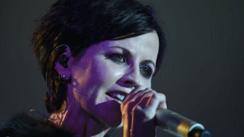 Profil, Biografi, Dan Riwayat Lengkap Dolores O'Riordan Vokalis The Cranberries